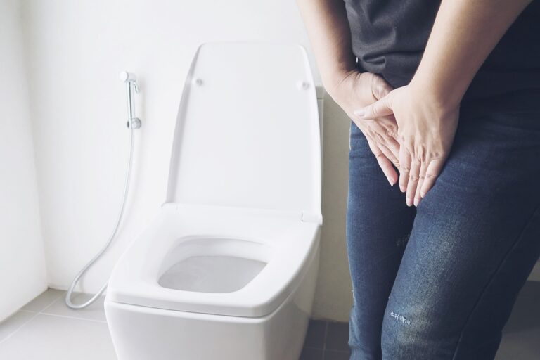 What’s the best way to poop and pee? 15 tips and advises for going to the toilet 